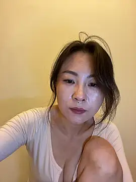 Eva10069 - 🎙️KTV大厅拉尿