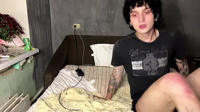 DreamyPair - Nik eats my pussy