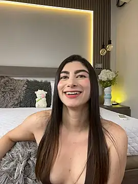 Evelyn_hills