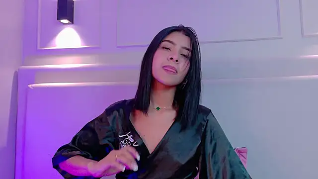 NaomiKlarc