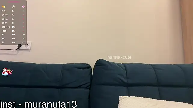 Tinykisa - Lick finger closer to cam (next handbra)