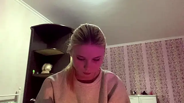 EdwinaDespres - hand bra