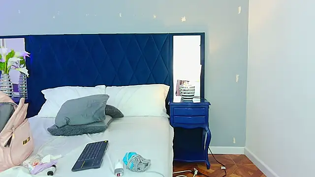AnnieLeigt - titts fuck😛