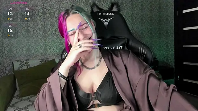 Neon_Baddie - Show boobs