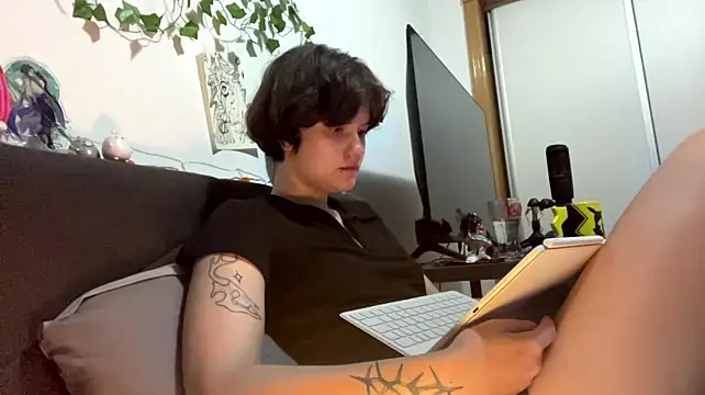 HeyFriren - Sexy eye contact + make a heart