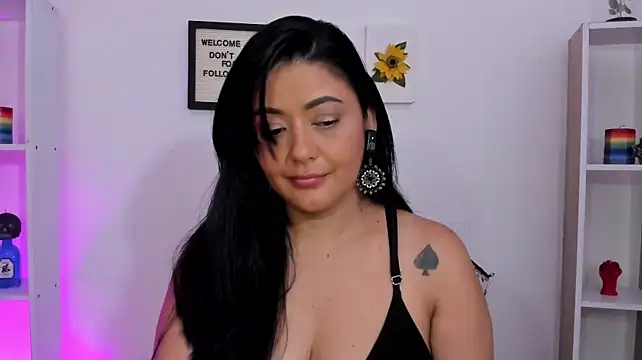 LauraToro_ - NAKED + OIL IN BOOBIES
