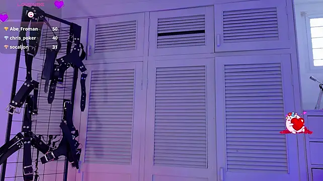 Mafe_flor - naked covered in cream