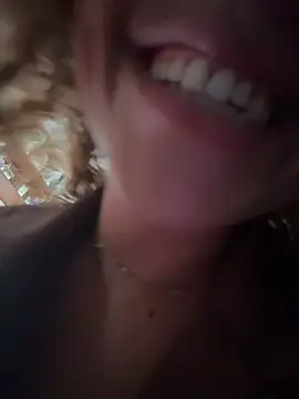Chloe_Leaozinho - Squirt 💦 gosta na sua boquinha