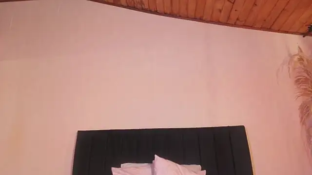 Jackiie_ - STAND UP AND TURN AROUND💜