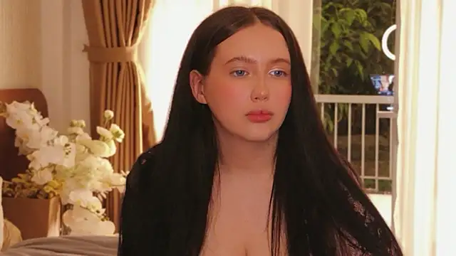 UR_MADDY_ONLINE - naked boobs