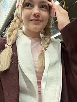 Elsawhere - pants off! only panties cover pussy🧨