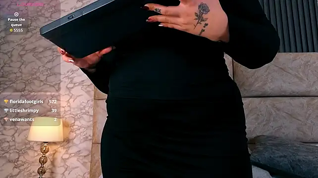 BellatrixKorz_ - milk on my feet