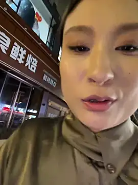 Xingchen-002 - 戶外露天、坐脸視角嘲喷⋯⋯