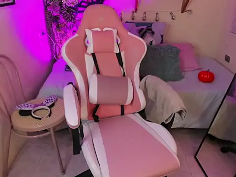 _kyliee - Masturbation with a dildo and oil.💧