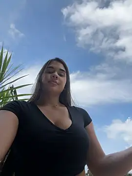 BellaLeclair_ - Squeeze tits