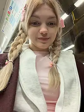 Elsawhere - lower panties n tease with pubis🍓💦