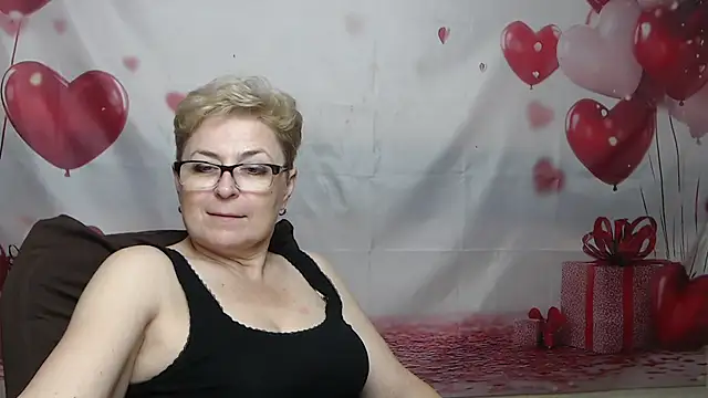 EmiliaGree - I will write your name on my chest 💄