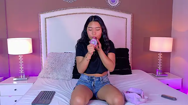 Hanaluna_ - Toples and massage my titts