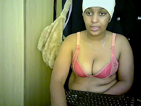 Swthoney12 - am new make me cum love........