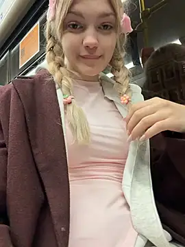 Elsawhere - panties pull up! show NAKED pussylips🍓