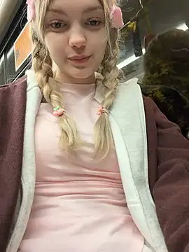Elsawhere - panties pull up! show NAKED pussylips🍓