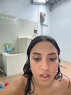 MeggyMae_ - Don't let her get away, wet your pussy