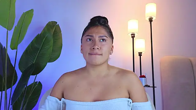 LinnaGardenia - vibrate my hot pussy