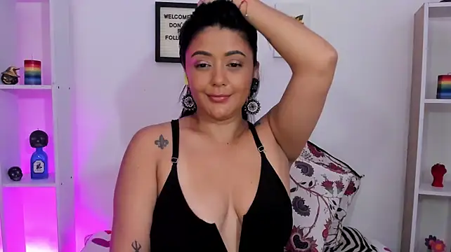 LauraToro_ - NAKED + OIL IN BOOBIES