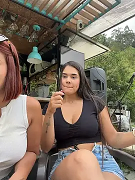 BellaLeclair_ - Flash ass + spank