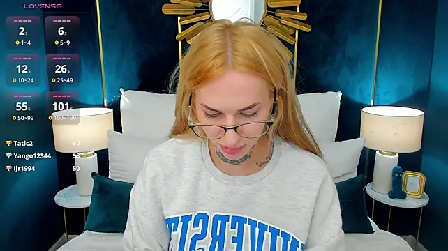 DeepLaura - panties off & put ANAL PLUG