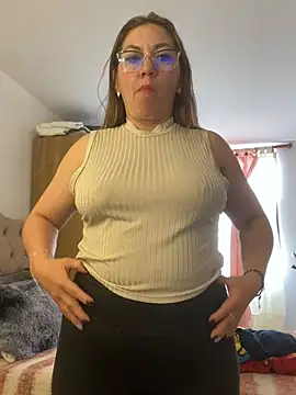 SCARLET-20 - Flash ass + Flash tits 👙