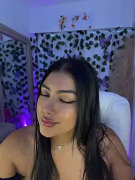 NatashaBrown12 - open pussy