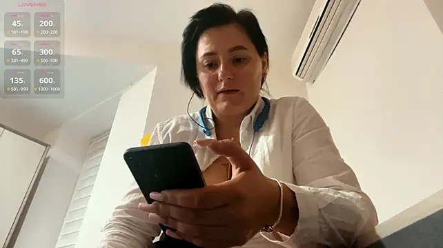 Vivi_fifi - I lick my finger