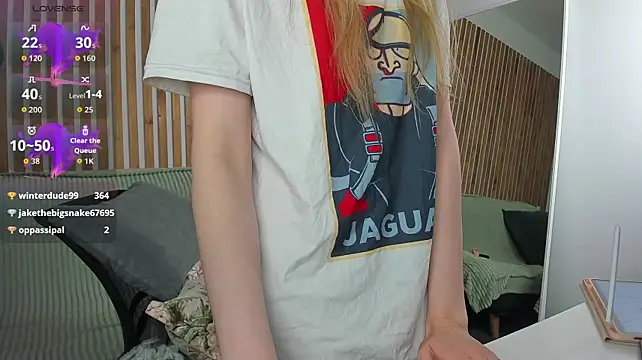 SummerLilaa - take my t-shirt for another 5 min lol