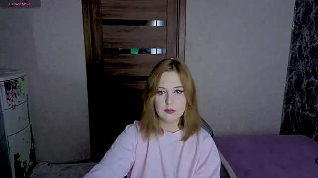 Kristy-Max - show ass in his underwear
