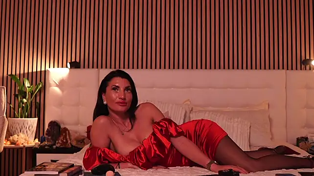 Zoeylarkens - sexy show eotic and sensual stripteaze