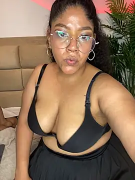 Molly__Beauty - Titsjob + blowjob tasty