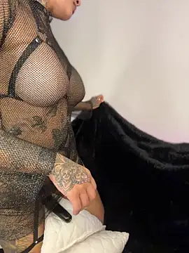 Goldenpussy_1