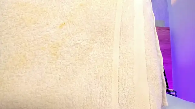 ThaliaWest - 🎃Flash Tits👻🕷️