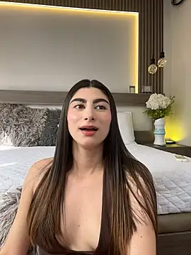 Evelyn_hills