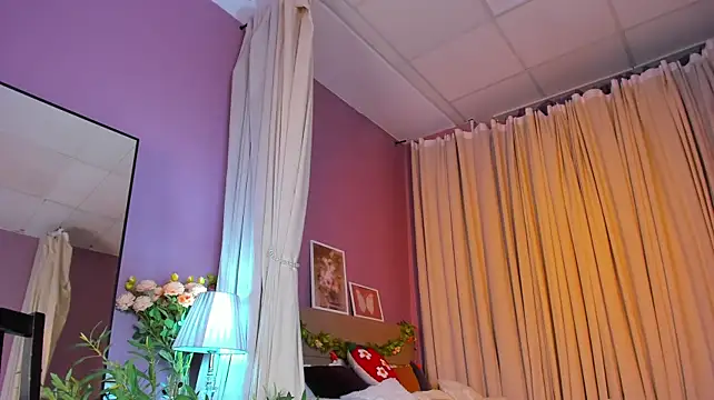 Dearly_Emily - Flash boobs