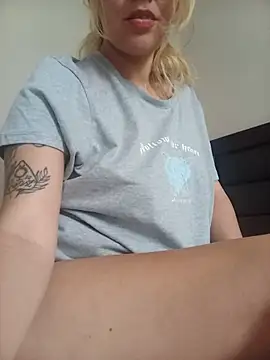 Lili_Valkova - Squirt en 4