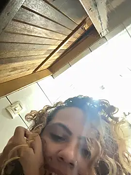 Chloe_Leaozinho - Squirt 💦 gosta na sua boquinha