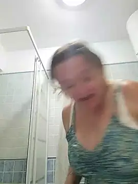 Lady_charlyne