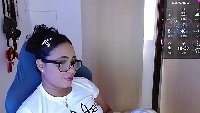 Valery__lovex - dildo in the pussy