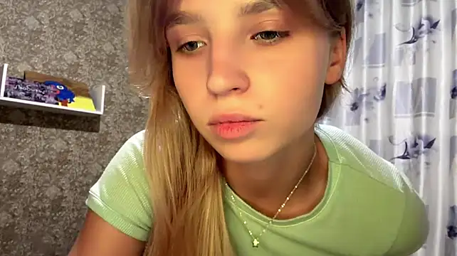 LilliaEhmen - Change my outfit now