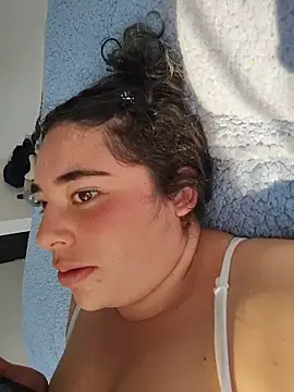 DaphneVelvet - Show boobs and suck Nipples 😈