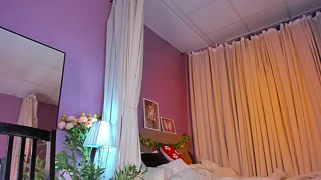 Dearly_Emily - Flash boobs