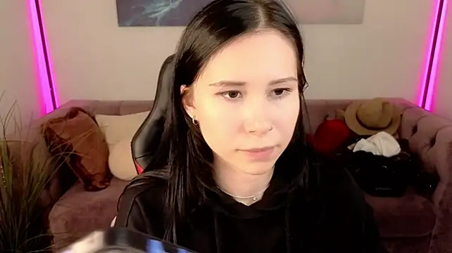 KiraTemptt - Zoom face+lick finger