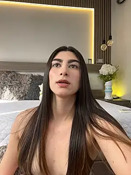 Evelyn_hills